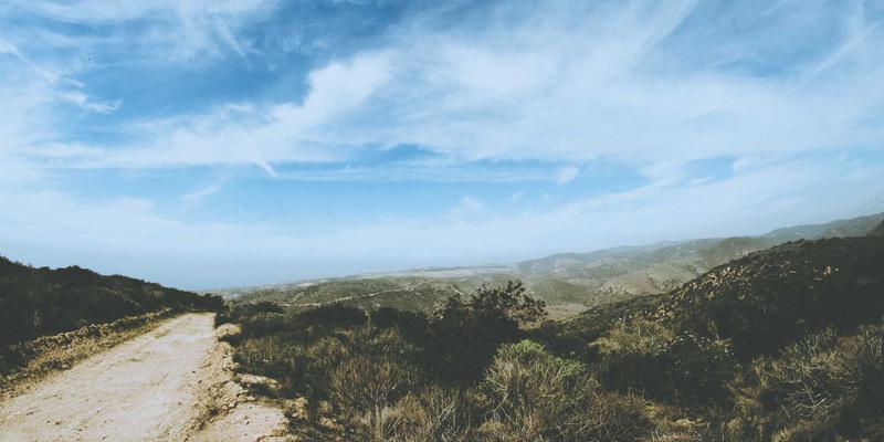 YYB JGS视角：从超休闲到硬核竞技，手机游戏市场演变与玩家社区攻略