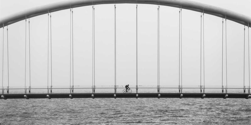 YYB JGS视角：游戏本地化翻译的挑战与跨文化传播策略深度解析