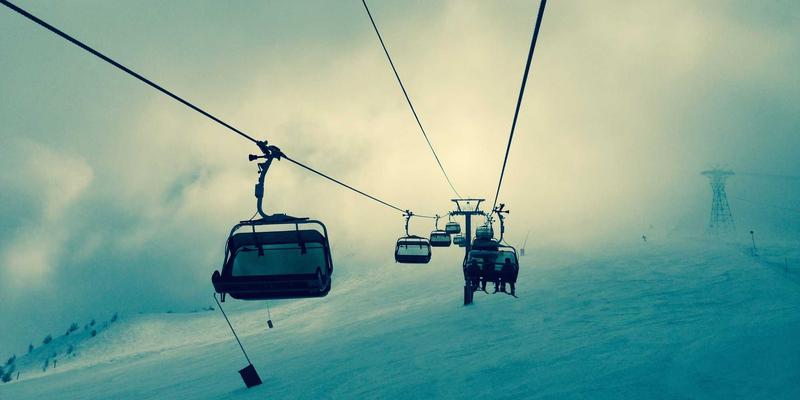 《哈迪斯2》抢先体验版深度评测：新神系与玩法革新如何引爆玩家社区？