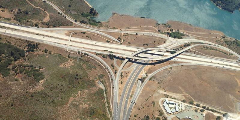 游戏本地化翻译的挑战与艺术：文化适配如何影响全球销量与玩家社区